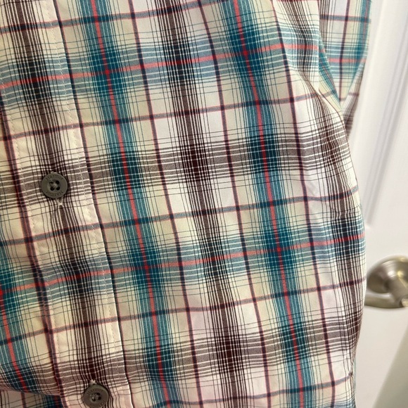 Marmot Shirt Men's Size M Blue White Red Plaid Button Down Short Sleeve - Picture 6 of 8